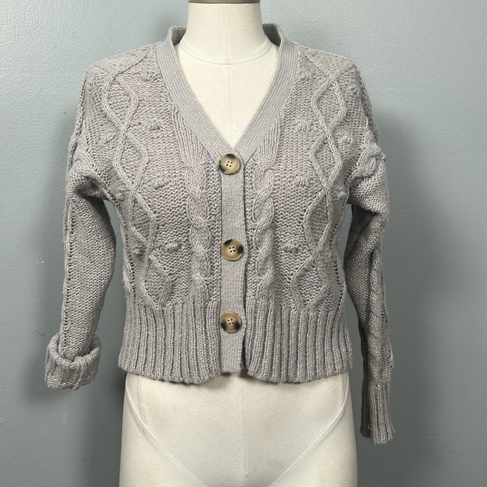 Kendall & Kylie Gray Cable Knit Sweater small